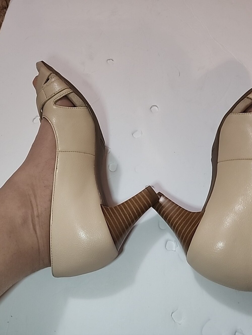 Areosoles Bone Open Toe Pumps Size 71/2M Memory Foam Comfort NWT - Picture 3 of 12
